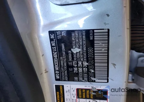 2016 Mercedes-Benz C 300 4Matic z USA, uszkodzony, nr VIN 55SWF4KB7GU120080